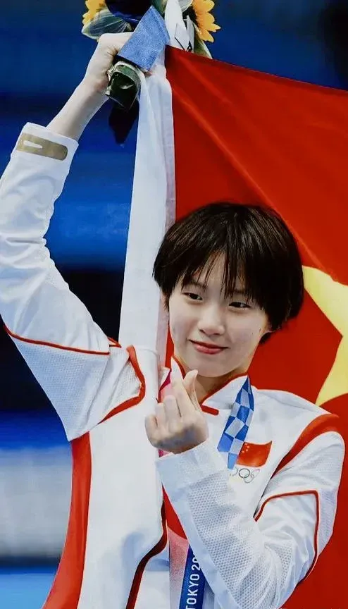 西班牙跳水选手飘在空中,夺得金牌 西班牙跳水选手飘在空中,夺得金牌