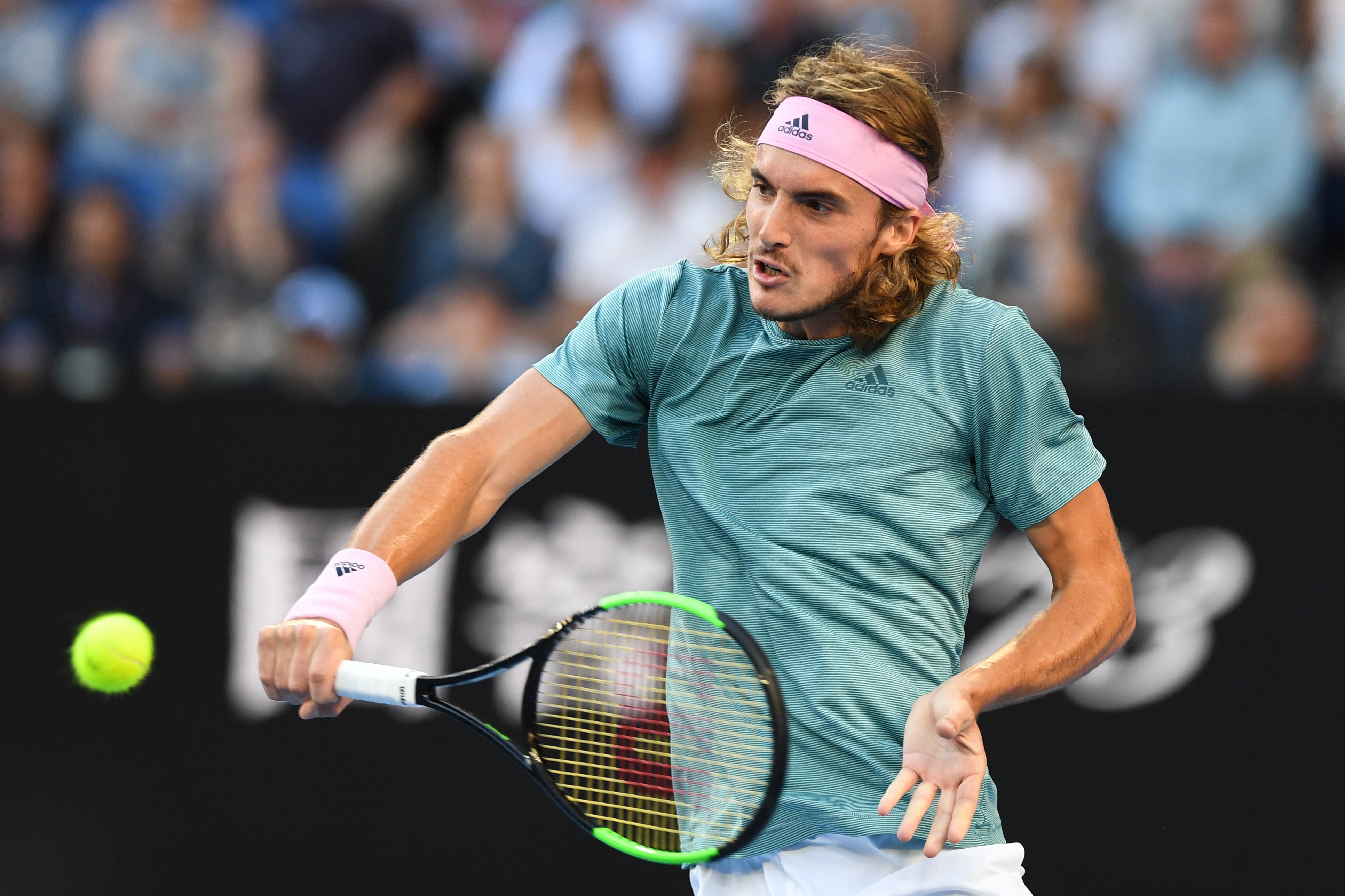 英国网球队绝杀澳大利亚网球队,西西帕斯高光表现的简单介绍 英国网球队绝杀澳大利亚网球队,西西帕斯高光表现的简单介绍