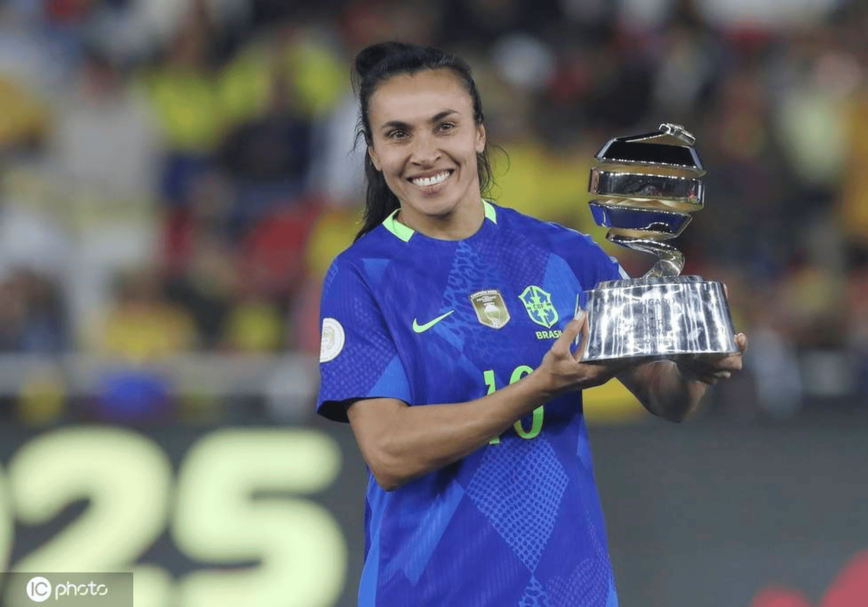 爱游戏入口-巴西女足获得亚军殊荣，表现稳定出色！