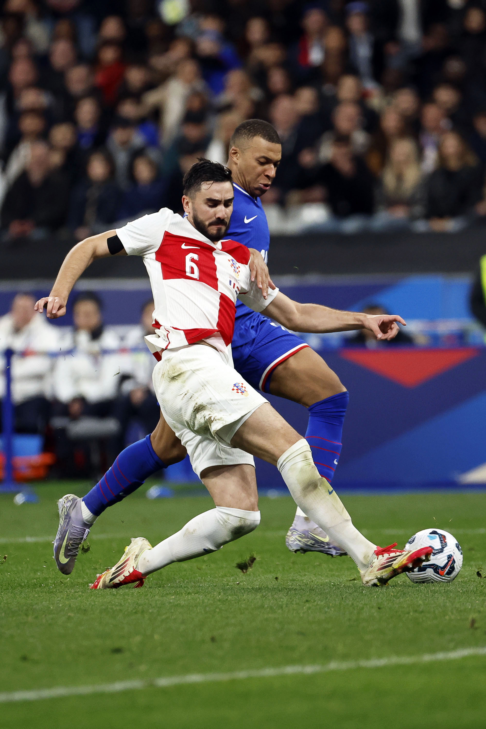 包含欧国联比赛惊心动魄,强队强劲威风十足的词条 包含欧国联比赛惊心动魄,强队强劲威风十足的词条