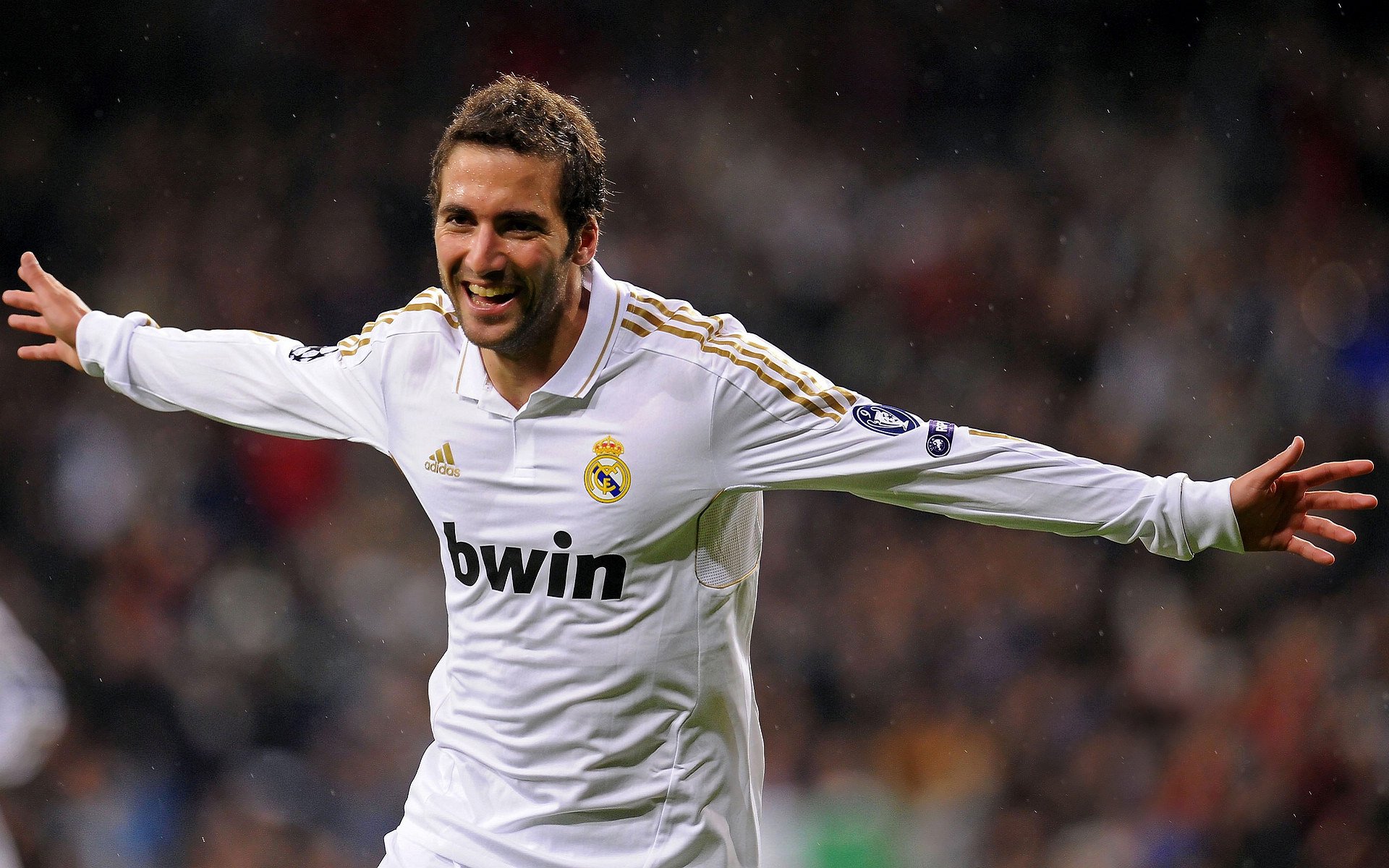 摩纳哥硬仗取胜曼联，恩佐成为关键先生